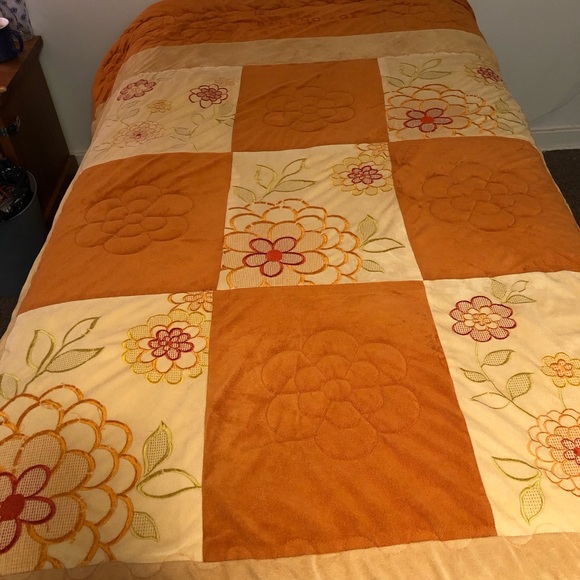 Vintage 1970’s Balenciaga Quilt - Picture 2 of 3